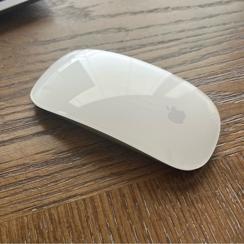 Apple Wireless Mouse - Picture 2 of 2